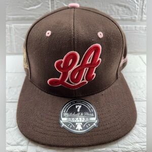 MITCHELL & NESS LA LAKERS CURSIVE 2009 NBA FINALS CAP BROWN PINK Red LA Sz 7